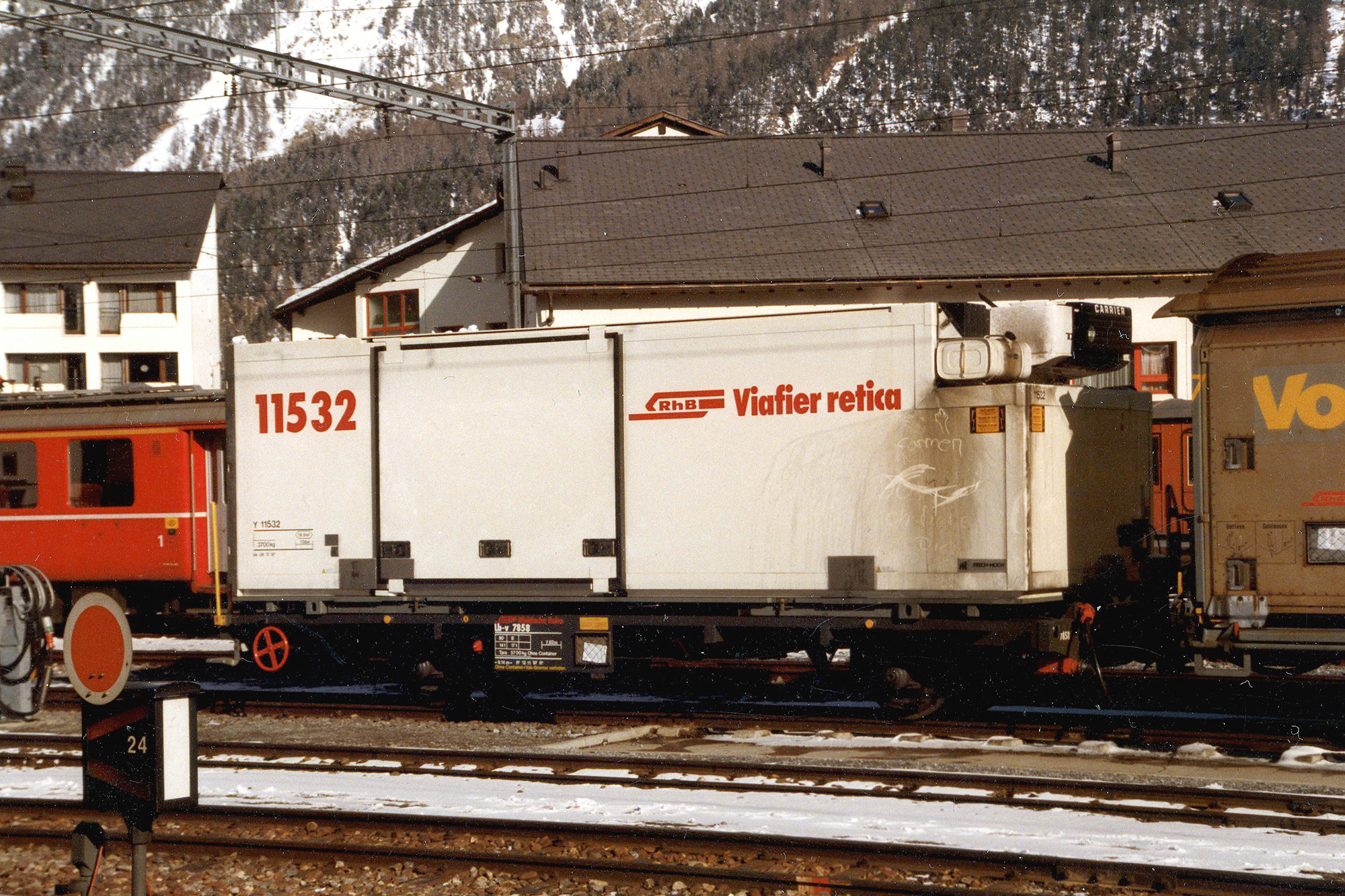 Bemo 9469121 - RhB Lb-v 7881 Tragwagen mit Contain